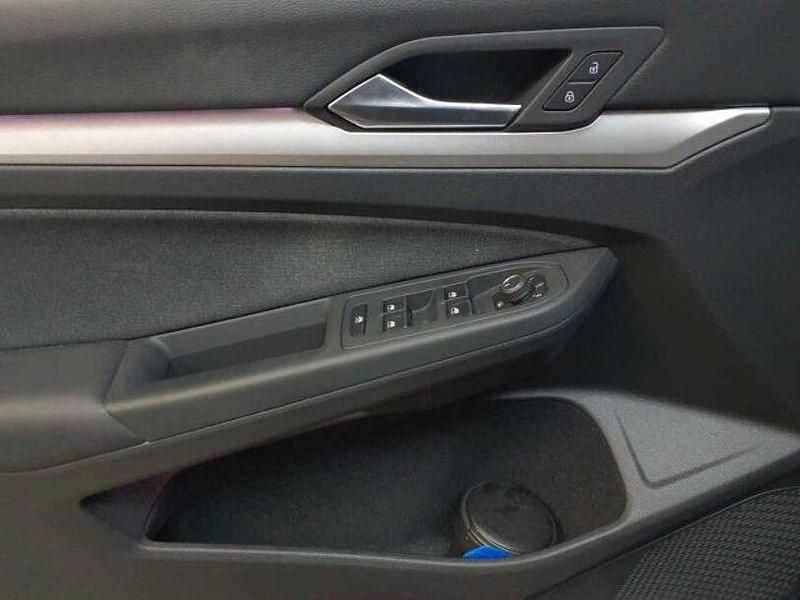 Gebraucht VW Golf VIII Life 150 PS (110 kW) 2022 Atlantic blue metallic Limousine