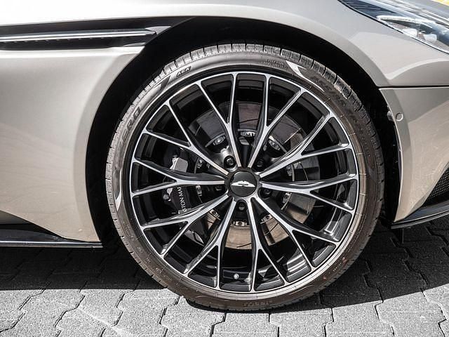 Gebraucht Aston Martin DB11 534 PS (392 kW) 2023 Silber Coupé