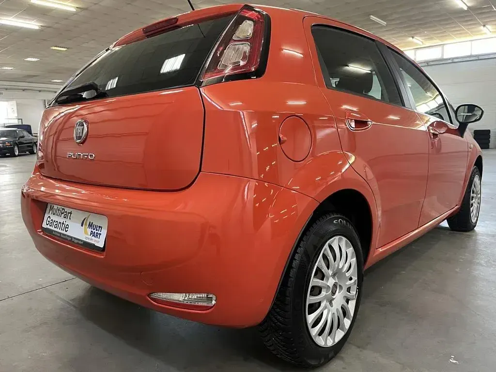 Gebraucht Fiat Punto 77 PS (56 kW) 2013 Colore esterno arancio spritz Kleinwagen