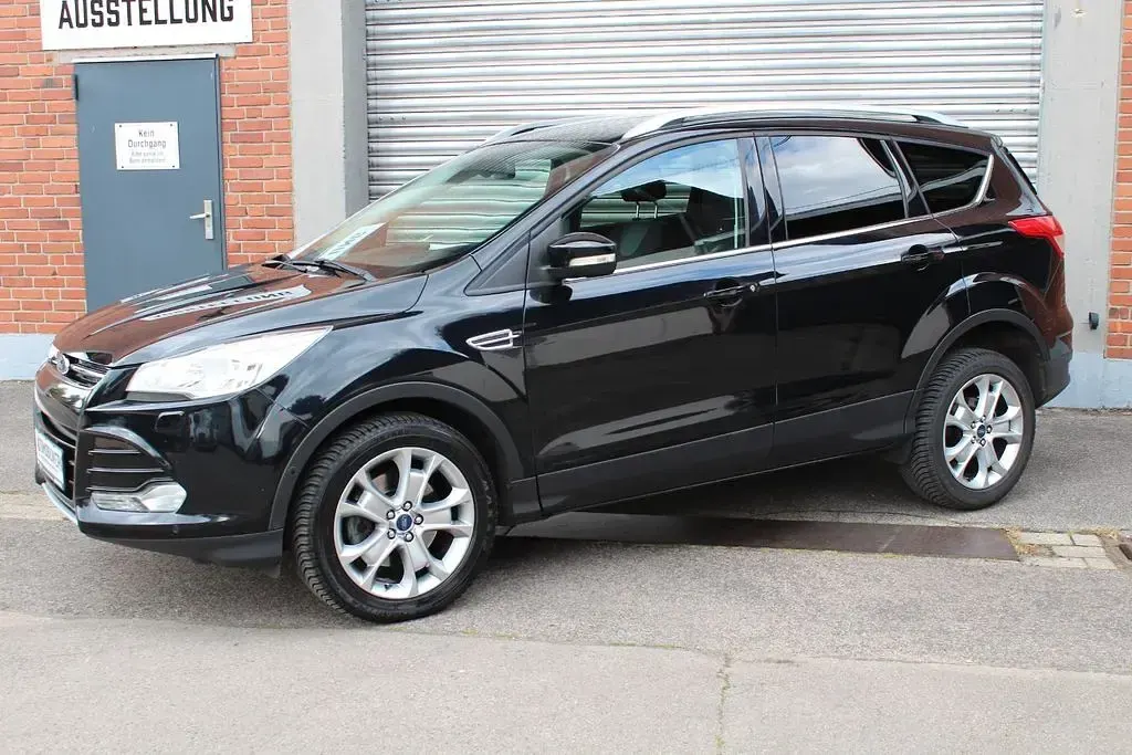 Używany Ford Kuga Titanium 179 KM (131 kW) 2015 Czarny SUV