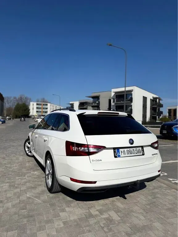Gebraucht Skoda Superb Active 120 PS (88 kW) 2016 Weiß Kombi