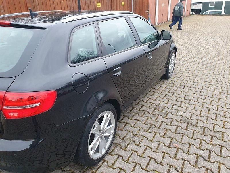 Gebraucht Audi A3 Ambition 140 PS (102 kW) 2010 Schwarz Kleinwagen