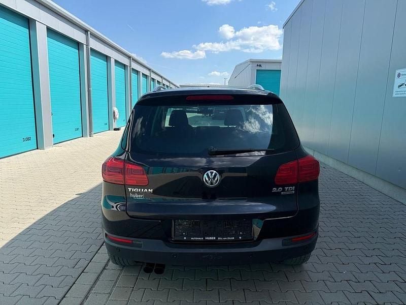 Second-hand VW Tiguan Style 140 CP (102 kW) 2012 Negru SUV