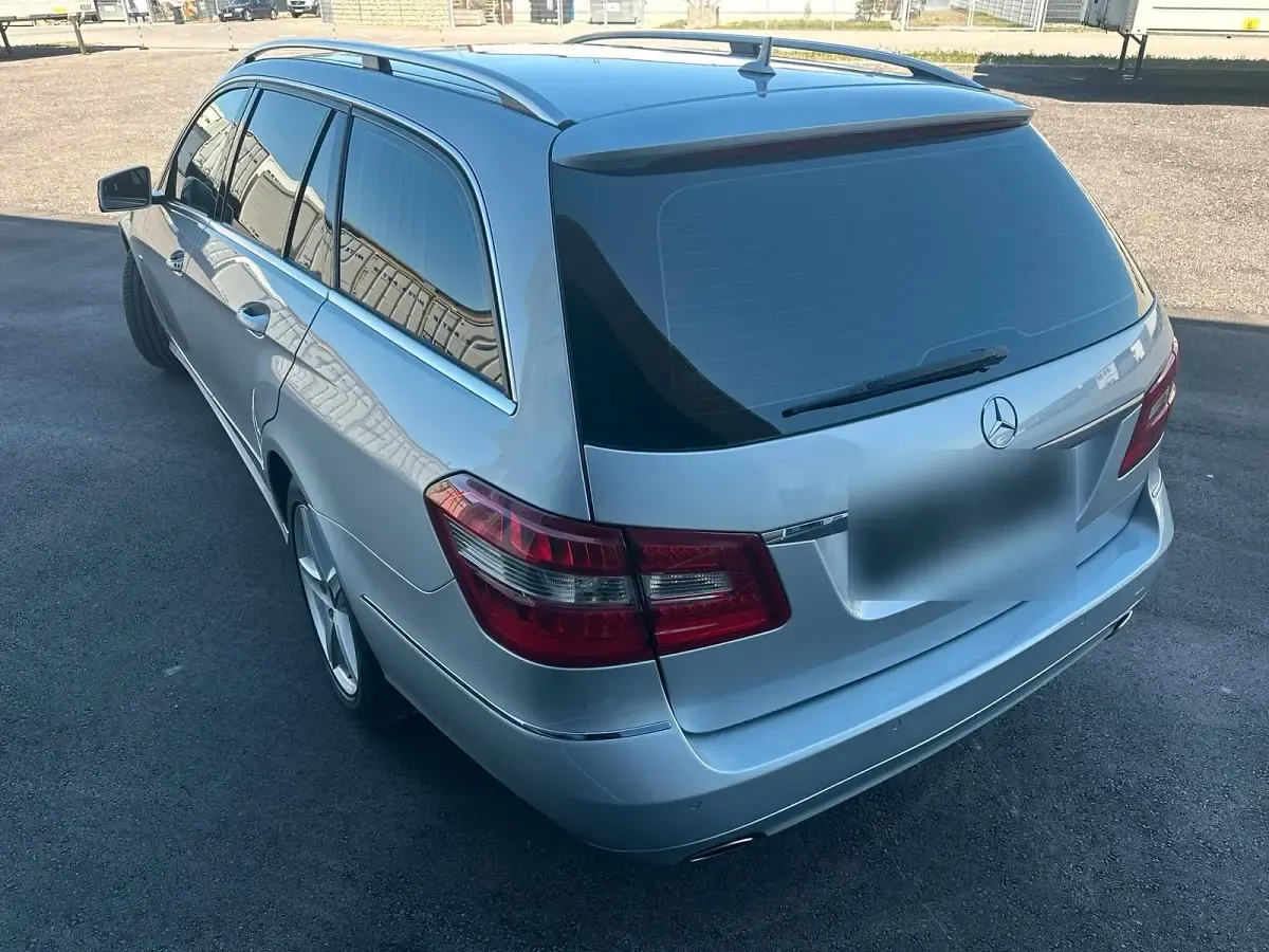 Usata Mercedes E350 231 CV (169 kW) 2009 Argento Station wagon