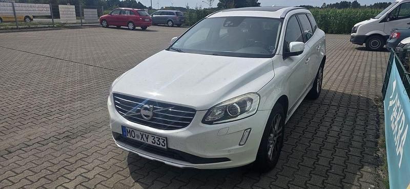 Weiß Gebraucht 2013 Volvo XC60 Summum SUV | 12.995 € (Fairer Preis) - Bild 1/4