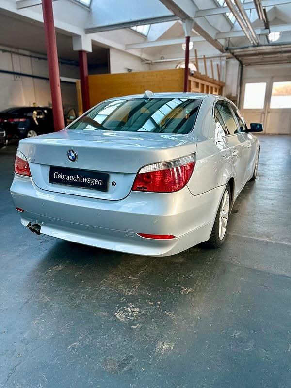 Gebraucht BMW 525 192 PS (141 kW) 2004 Silber Limousine
