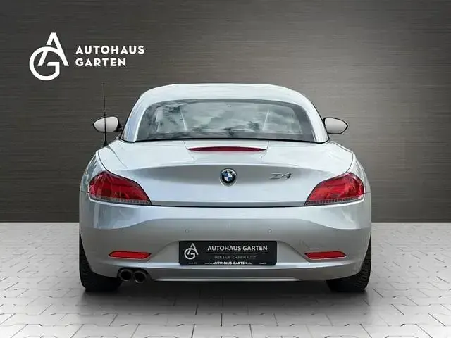 Gebraucht BMW Z4 Comfort Edition 156 PS (114 kW) 2015 Glaciersilber metallic Cabrio