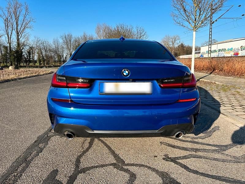 Gebraucht BMW 330 Shadowline 258 PS (189 kW) 2019 Blau Limousine