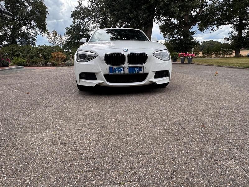 Weiß Gebraucht 2012 BMW 125 Kleinwagen | 16.000 € (Teuer) - Bild 1/4