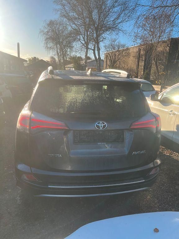 Gebraucht Toyota RAV4 Edition 143 PS (105 kW) 2016 Grau SUV