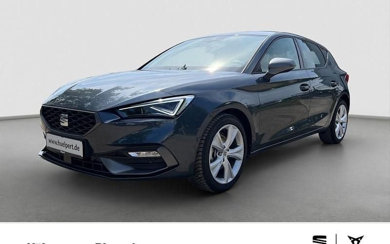 Grau Gebraucht 2024 Seat Leon FR Limousine | 26.161 € (Guter Preis) - Bild 1/4