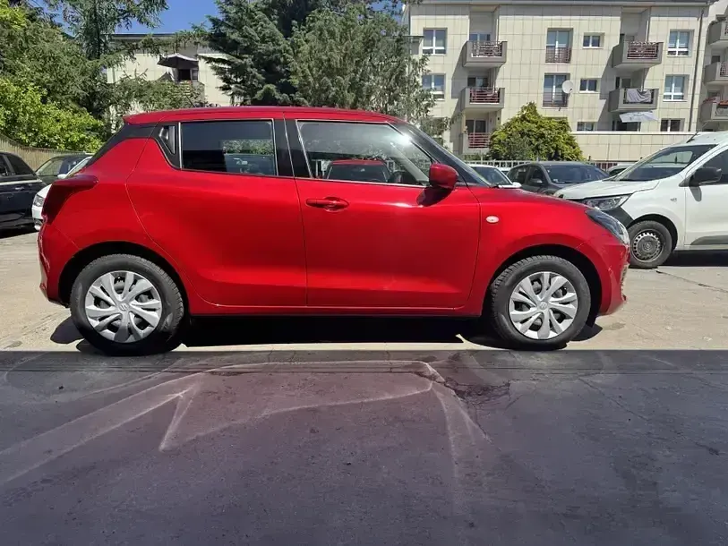 Gebraucht Suzuki Swift Club 83 PS (61 kW) 2022 Rot Kleinwagen
