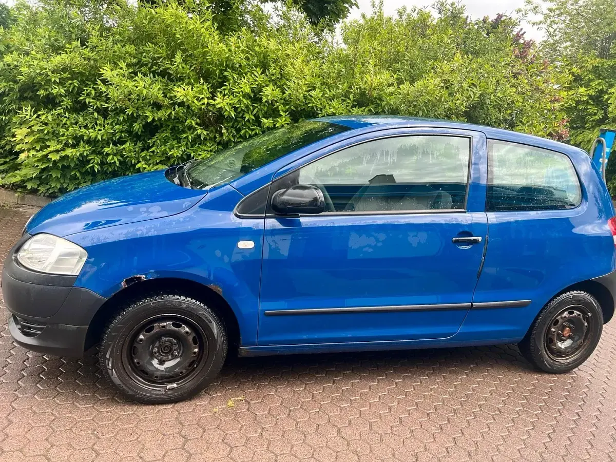 Używany VW Fox 50 KM (36 kW) 2009 Niebieski Hatchback