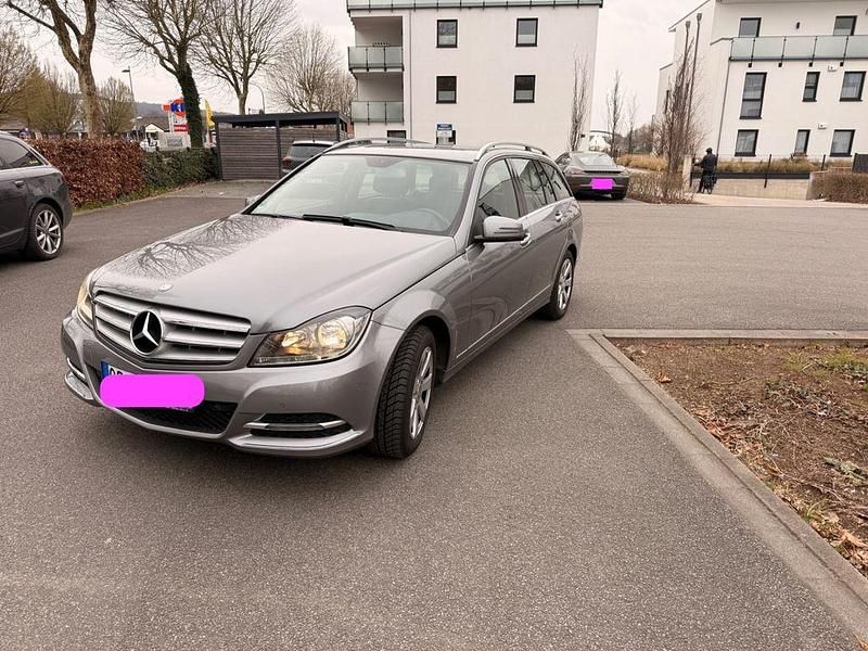 Gebraucht Mercedes C180 156 PS (114 kW) 2014 Silber Kombi