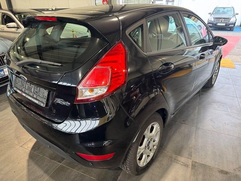 Gebraucht Ford Fiesta SYNC Edition 101 PS (74 kW) 2013 Schwarz Kleinwagen