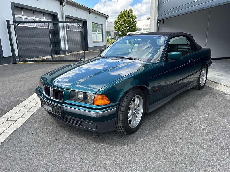 Boston grün metallic Gebraucht 1996 BMW 318 Cabriolet Cabrio | 6.899 € (Fairer Preis) - Bild 1/4
