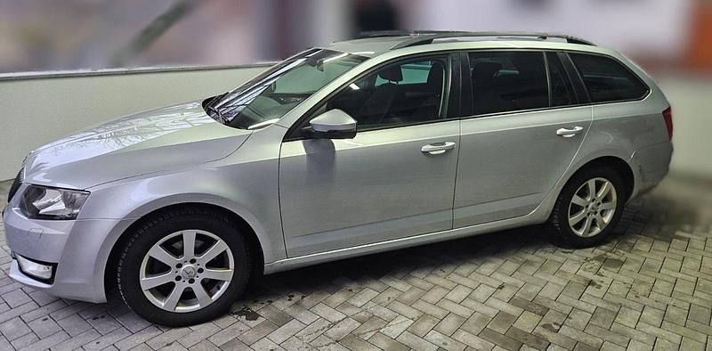 Gebraucht Skoda Octavia 150 PS (110 kW) 2014 Silber Kleinwagen