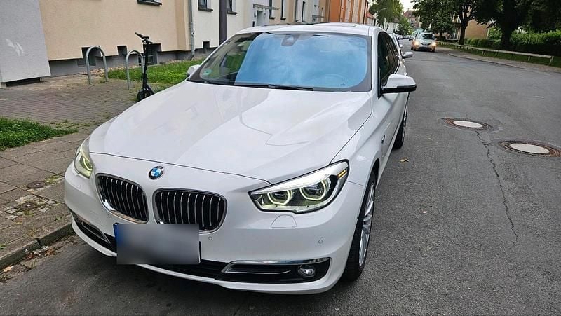 Weiß Gebraucht 2014 BMW 530 Limousine | 13.666 € (Fairer Preis) - Bild 1/4