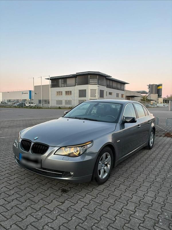 Gebraucht BMW 520 177 PS (130 kW) 2009 Silber Limousine