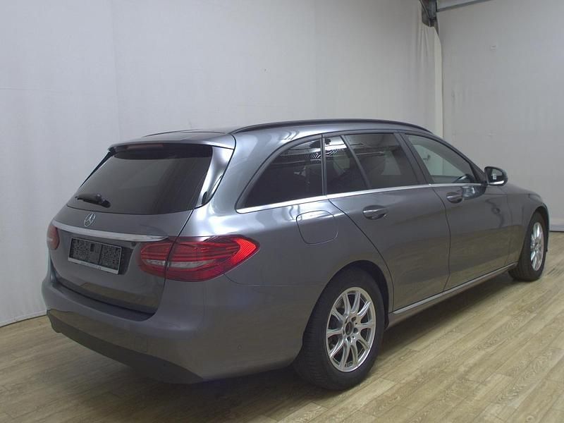 Gebraucht Mercedes C200 160 PS (117 kW) 2020 Grau Kombi