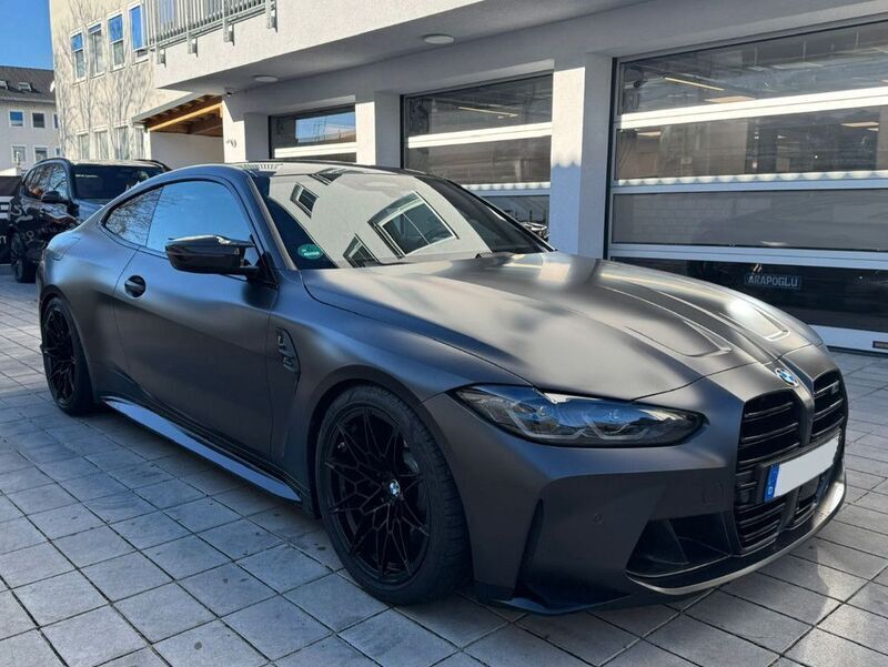 Schwarz Gebraucht 2023 BMW M4 Performance Coupé | 91.630 € (Teuer) - Bild 1/4