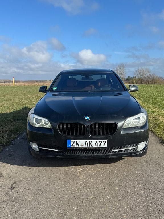 Gebraucht BMW 550 408 PS (300 kW) 2010 Schwarz Limousine