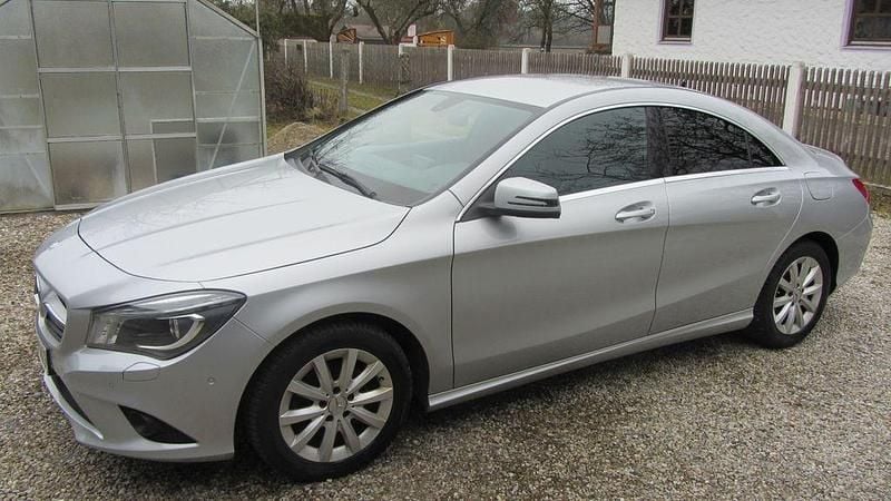 Gebraucht Mercedes CLA200 156 PS (114 kW) 2015 Silber Limousine