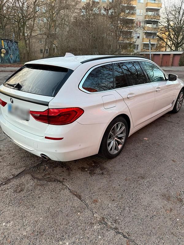 Gebraucht BMW 520 Luxury Line 190 PS (139 kW) 2018 Weiß Kombi