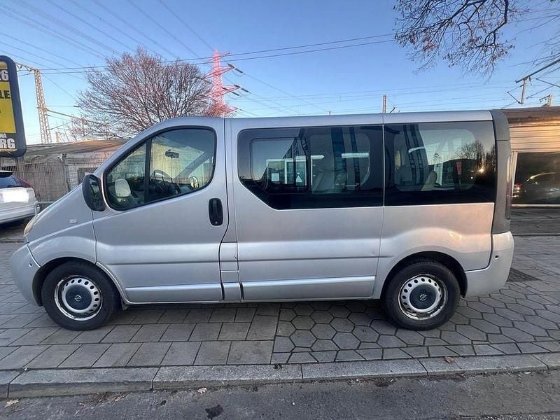 Gebraucht Opel Vivaro 135 PS (99 kW) 2005 Silber Van / Kleinbus