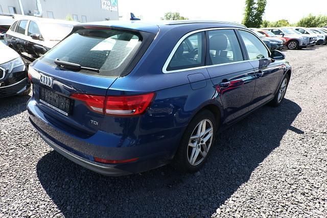 Scubablau metallic scubablau metallic Gebraucht 2018 Audi A4 Sport Kombi | 17.613 € (Fairer Preis) - Bild 1/4