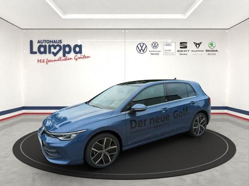 Anemonenblau metallic Gebraucht 2024 VW Golf VIII Edition Limousine | 36.590 € (Teuer) - Bild 1/4
