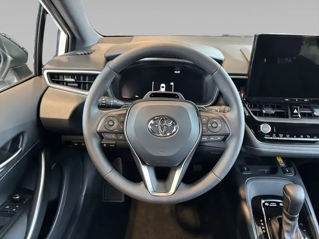 Neu Toyota Corolla 178 PS (130 kW) 2026 Weiß Limousine