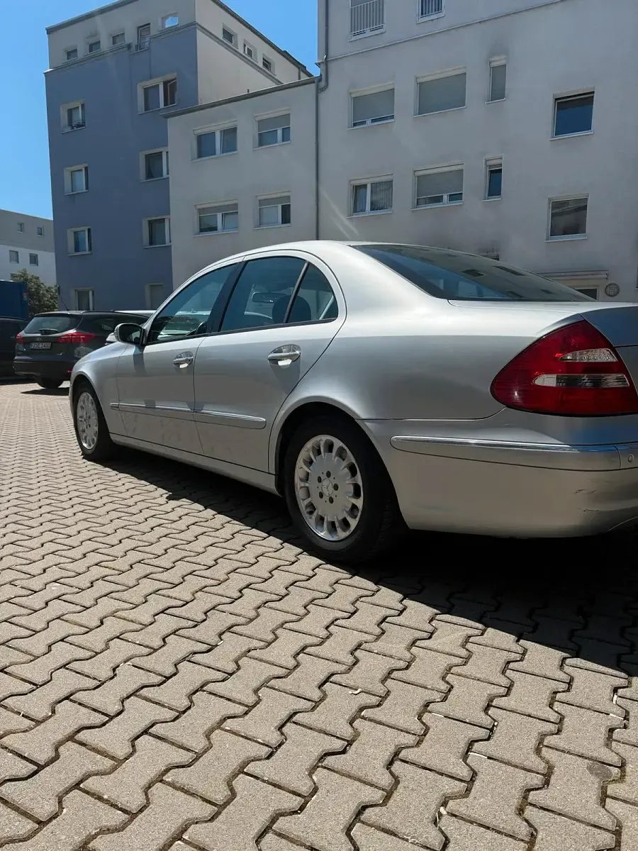 Gebraucht Mercedes E320 224 PS (164 kW) 2003 Silber Limousine
