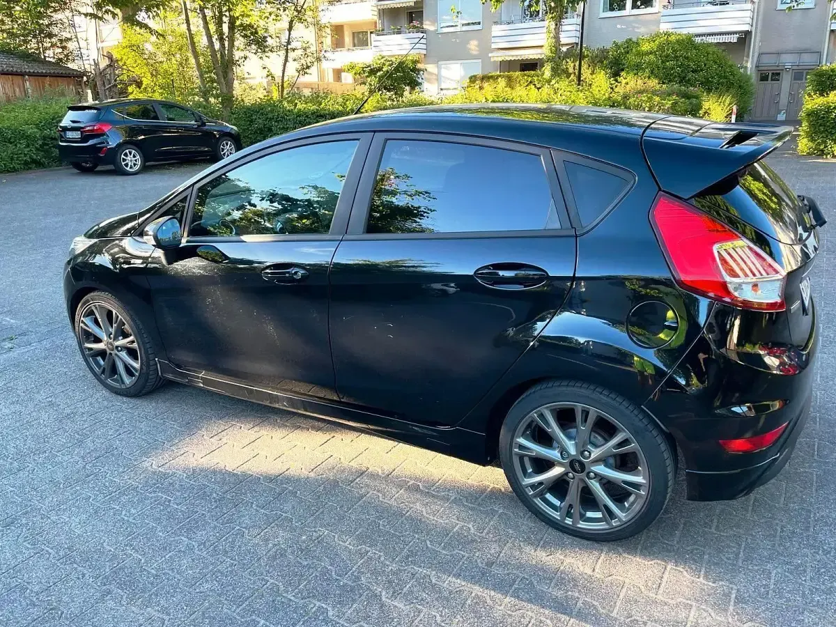 Gebraucht Ford Fiesta ST-Line 101 PS (74 kW) 2017 Schwarz Kleinwagen