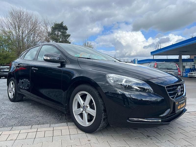 Gebraucht Volvo V40 You! 120 PS (88 kW) 2014 Schwarz Limousine