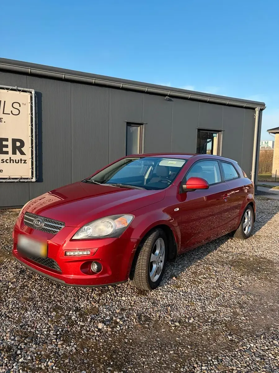 Gebraucht Kia Ceed EX 126 PS (92 kW) 2008 Rot Kleinwagen