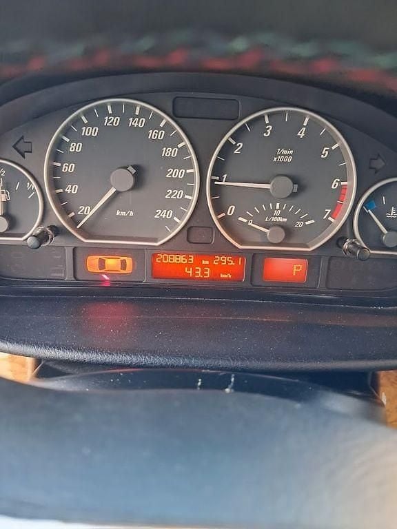 Second-hand BMW 325 Performance 192 CP (141 kW) 2002 Albastru Cabrio