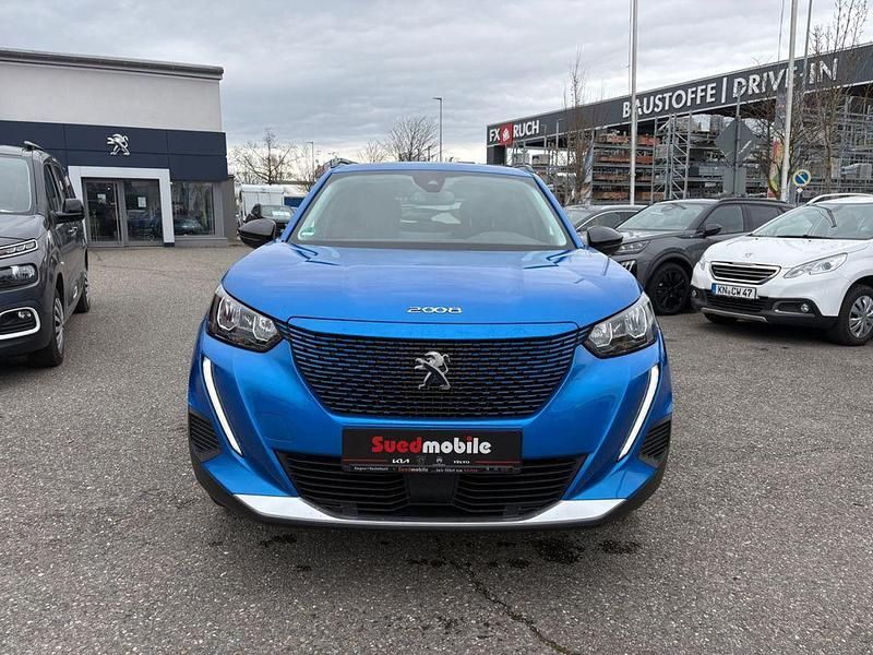 Second-hand Peugeot e-2008 Allure 100 kW (136 CP) 2022 Albastru SUV
