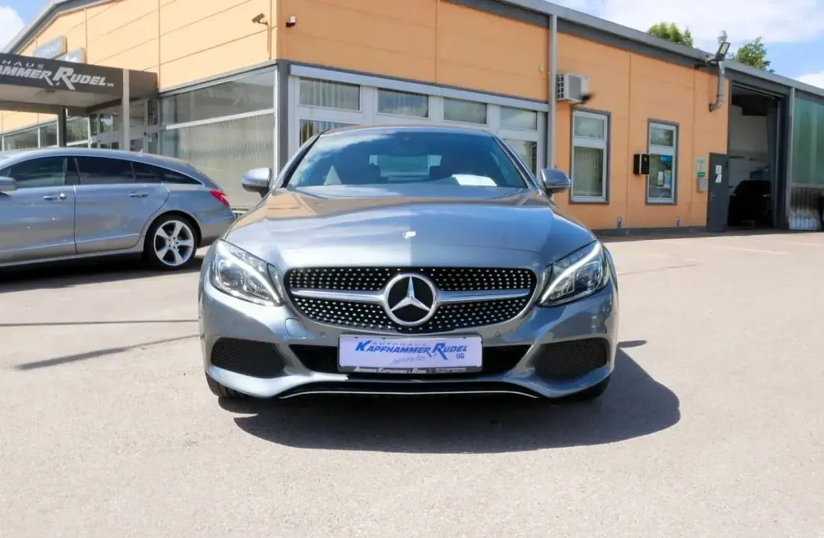 Gebraucht Mercedes C180 Edition 1 156 PS (114 kW) 2015 Grau Coupé