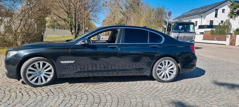 Second-hand BMW 730 245 CP (180 kW) 2009 Negru Berlinǎ