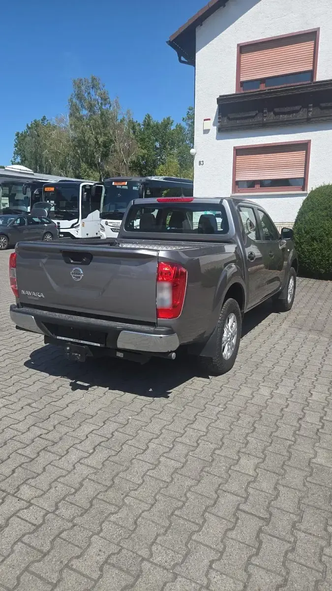 Gebraucht Nissan Navara 163 PS (119 kW) 2022 Grau Pickup