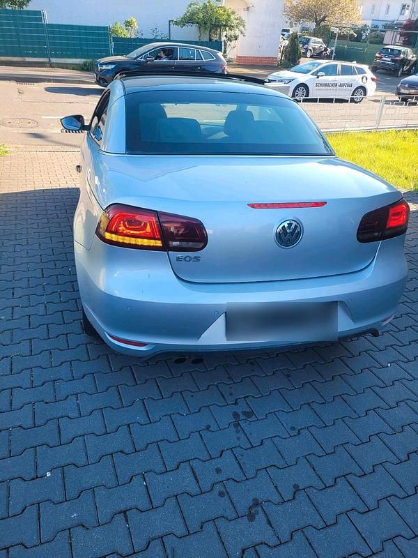 Gebraucht VW Eos 140 PS (102 kW) 2011 Grau Cabrio