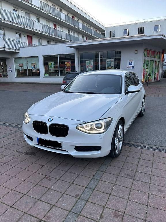 Weiß Gebraucht 2012 BMW 118 Performance Kleinwagen | 8.500 € (Fairer Preis) - Bild 1/4