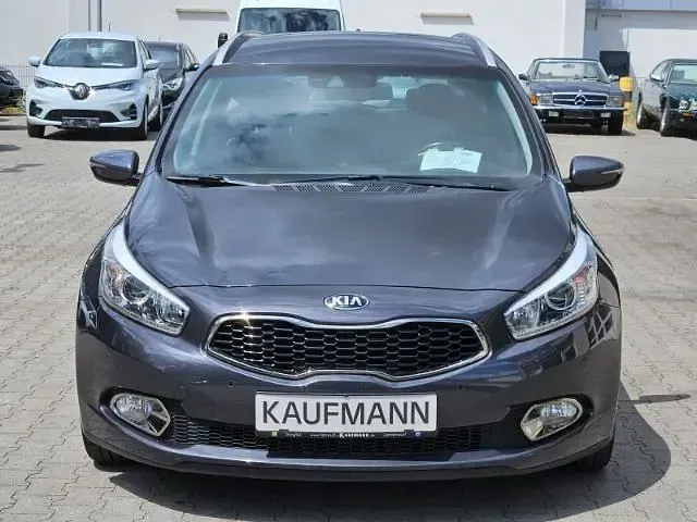 Gebraucht Kia Ceed Sportswagon 135 PS (99 kW) 2012 Grau Kombi