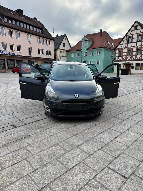 Gebraucht Renault Grand Scénic III 150 PS (110 kW) 2011 Van / Kleinbus