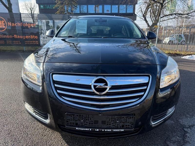 Gebraucht Opel Insignia 140 PS (102 kW) 2009 Schwarz Limousine