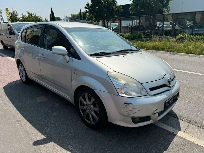Silber Gebraucht 2006 Toyota Corolla Verso Executive Van / Kleinbus | 1.200 € (Fairer Preis) - Bild 1/4