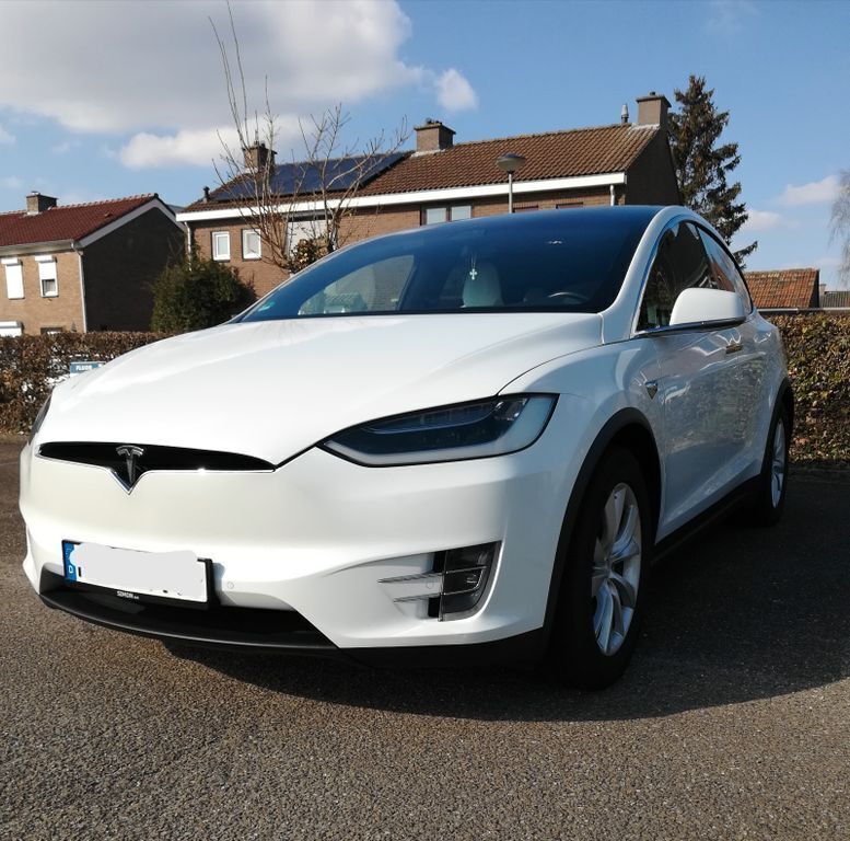 Gebraucht 2017 Tesla Model X SUV | 29.900 € - Bild 1/4