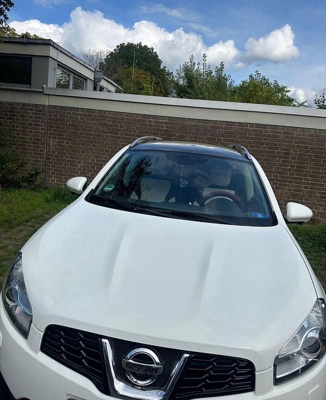 Weiß Gebraucht 2013 Nissan Qashqai +2 SUV | 8.250 € (Fairer Preis) - Bild 1/4