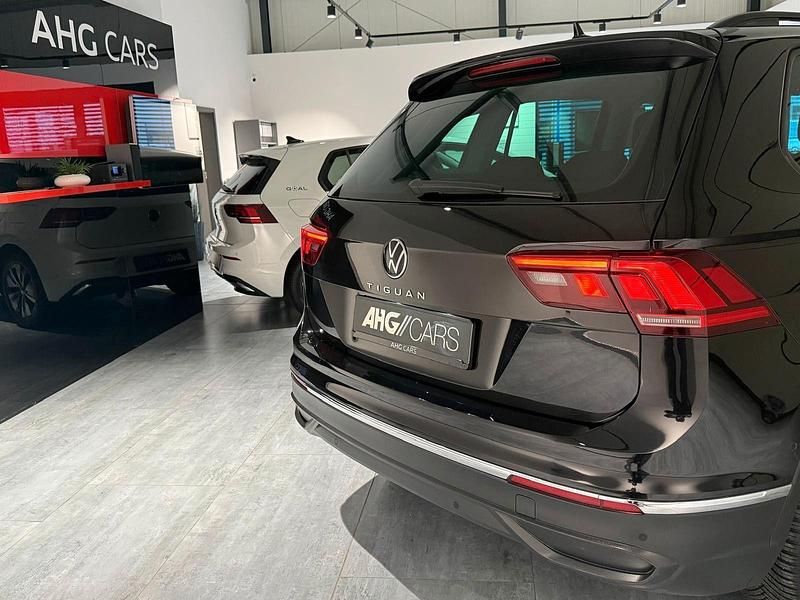 Gebraucht VW Tiguan Life 150 PS (110 kW) 2022 Schwarz SUV